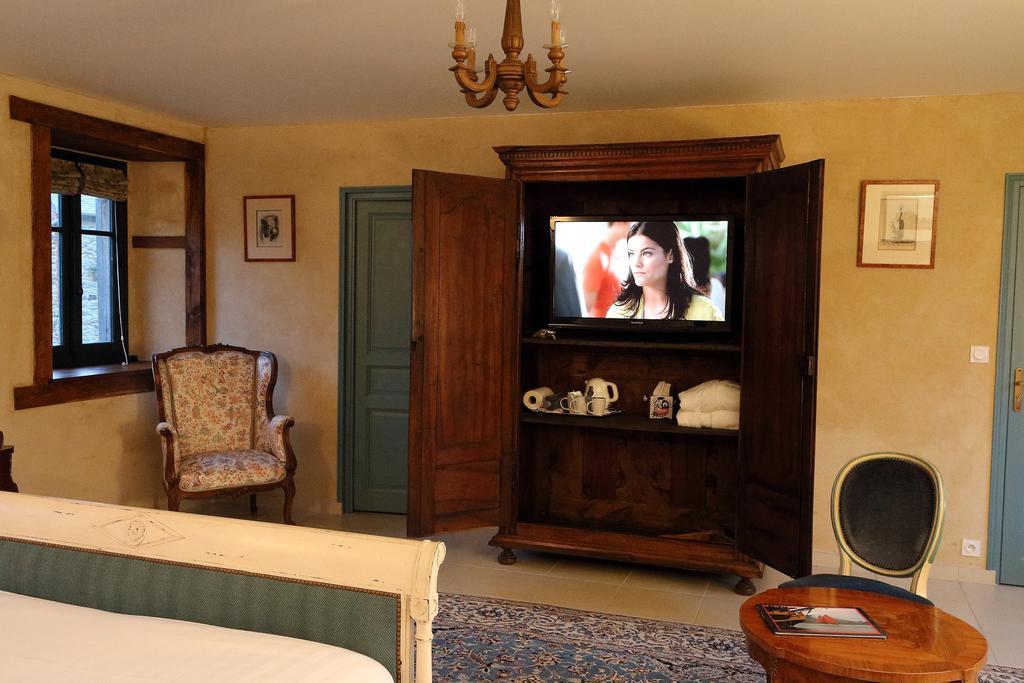 B&B Manoir Du Clos Clin Pleurtuit Ruang foto