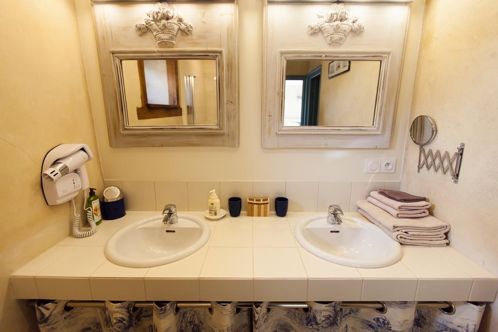 B&B Manoir Du Clos Clin Pleurtuit Ruang foto
